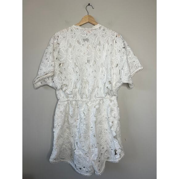 NWT Rococo Sand Leiko V-Neck Drawstring Short-Sleeve Eyelet Romper White Size: M - Picture 7 of 8